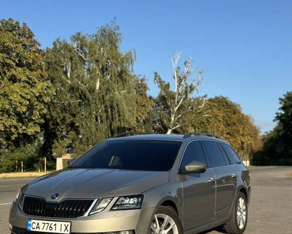 Бежевий Шкода Октавія, об'ємом двигуна 1.97 л та пробігом 277 тис. км за 14299 $, фото 1 на Automoto.ua