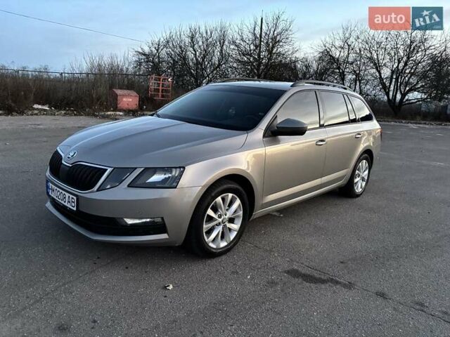 Бежевый Шкода Октавия, объемом двигателя 2 л и пробегом 365 тыс. км за 11800 $, фото 1 на Automoto.ua