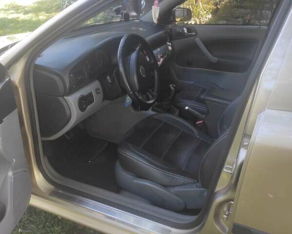 Бежевий Шкода Октавія, об'ємом двигуна 1.6 л та пробігом 257 тис. км за 5550 $, фото 1 на Automoto.ua