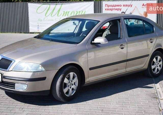 Бежевий Шкода Октавія, об'ємом двигуна 1.6 л та пробігом 275 тис. км за 6000 $, фото 1 на Automoto.ua