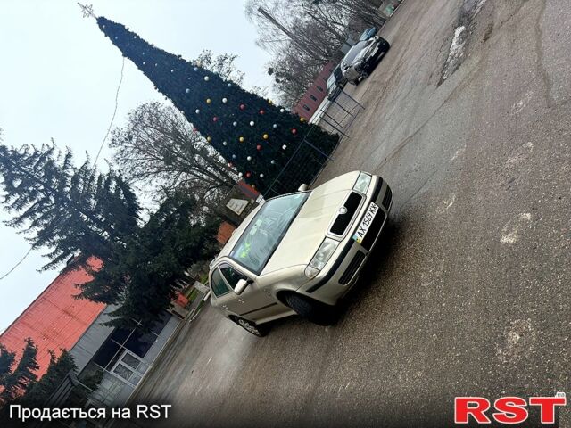 Бежевий Шкода Октавія, об'ємом двигуна 1.6 л та пробігом 300 тис. км за 4000 $, фото 1 на Automoto.ua