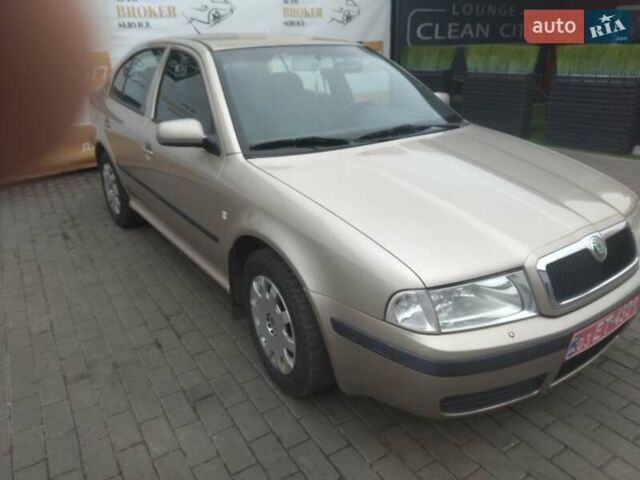 Бежевый Шкода Октавия, объемом двигателя 1.6 л и пробегом 220 тыс. км за 4650 $, фото 1 на Automoto.ua