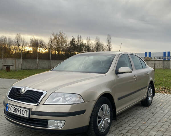 Бежевий Шкода Октавія, об'ємом двигуна 1.6 л та пробігом 229 тис. км за 5000 $, фото 1 на Automoto.ua