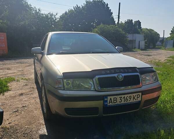 Бежевый Шкода Октавия, объемом двигателя 1.6 л и пробегом 183 тыс. км за 5700 $, фото 1 на Automoto.ua