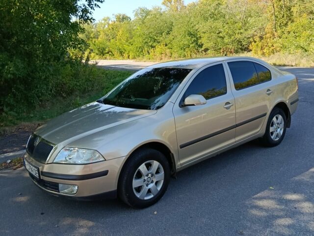 Бежевый Шкода Октавия, объемом двигателя 1.6 л и пробегом 250 тыс. км за 6000 $, фото 1 на Automoto.ua