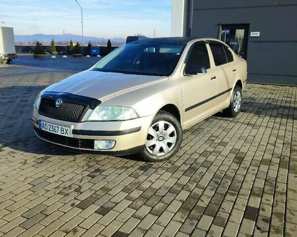 Бежевый Шкода Октавия, объемом двигателя 1.6 л и пробегом 189 тыс. км за 2999 $, фото 1 на Automoto.ua