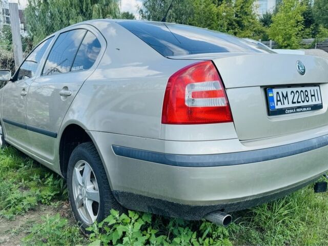Бежевий Шкода Октавія, об'ємом двигуна 1.6 л та пробігом 300 тис. км за 1900 $, фото 1 на Automoto.ua