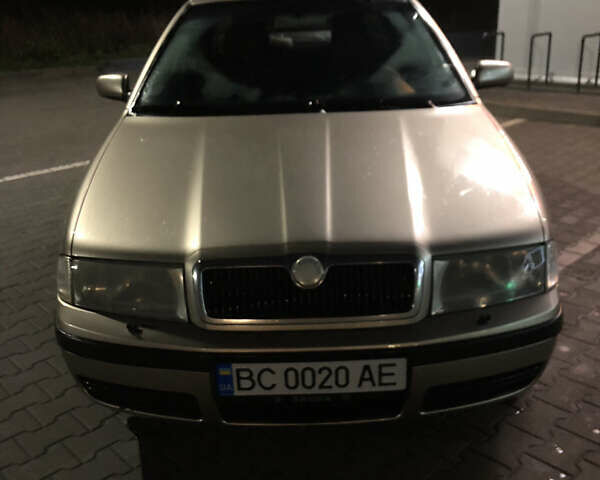 Бежевый Шкода Октавия, объемом двигателя 1.9 л и пробегом 593 тыс. км за 4800 $, фото 1 на Automoto.ua