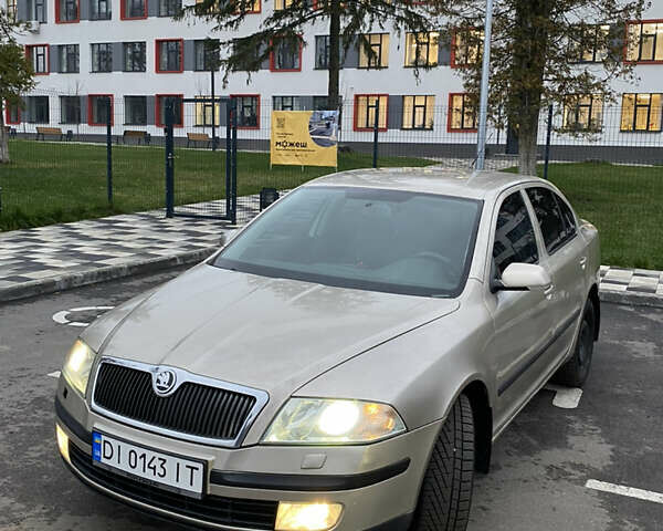 Бежевый Шкода Октавия, объемом двигателя 1.9 л и пробегом 350 тыс. км за 4999 $, фото 1 на Automoto.ua