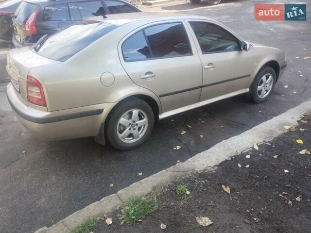 Бежевий Шкода Октавія, об'ємом двигуна 1.6 л та пробігом 211 тис. км за 4800 $, фото 1 на Automoto.ua