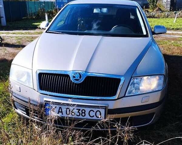 Бежевий Шкода Октавія, об'ємом двигуна 1.6 л та пробігом 245 тис. км за 6000 $, фото 1 на Automoto.ua