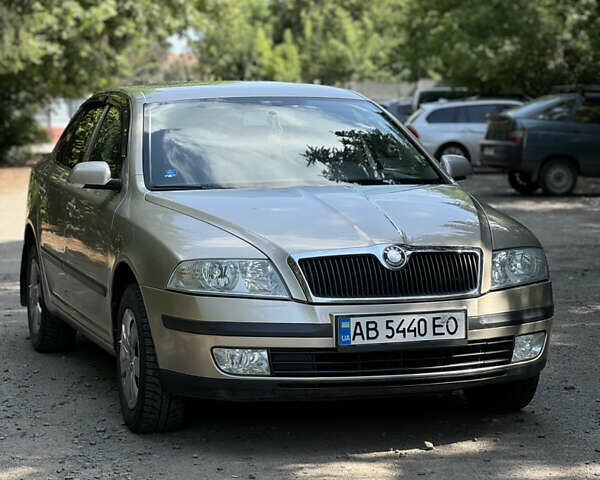 Бежевый Шкода Октавия, объемом двигателя 1.6 л и пробегом 270 тыс. км за 4799 $, фото 1 на Automoto.ua