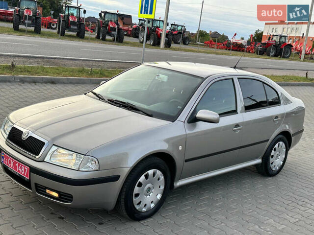 Бежевый Шкода Октавия, объемом двигателя 0 л и пробегом 182 тыс. км за 5999 $, фото 1 на Automoto.ua
