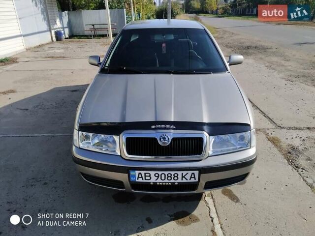 Бежевый Шкода Октавия, объемом двигателя 1.6 л и пробегом 202 тыс. км за 4999 $, фото 1 на Automoto.ua