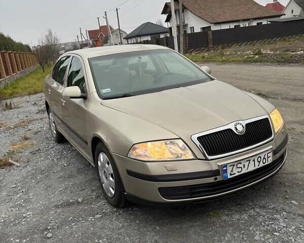 Бежевый Шкода Октавия, объемом двигателя 2 л и пробегом 350 тыс. км за 2850 $, фото 1 на Automoto.ua