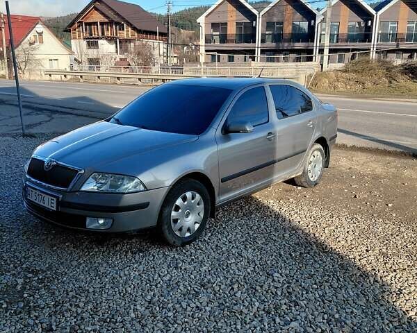 Бежевий Шкода Октавія, об'ємом двигуна 1.6 л та пробігом 306 тис. км за 4100 $, фото 1 на Automoto.ua