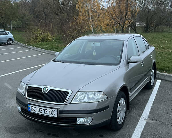 Бежевий Шкода Октавія, об'ємом двигуна 1.6 л та пробігом 224 тис. км за 6300 $, фото 1 на Automoto.ua