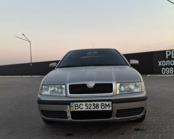 Бежевый Шкода Октавия, объемом двигателя 1.6 л и пробегом 195 тыс. км за 6500 $, фото 1 на Automoto.ua