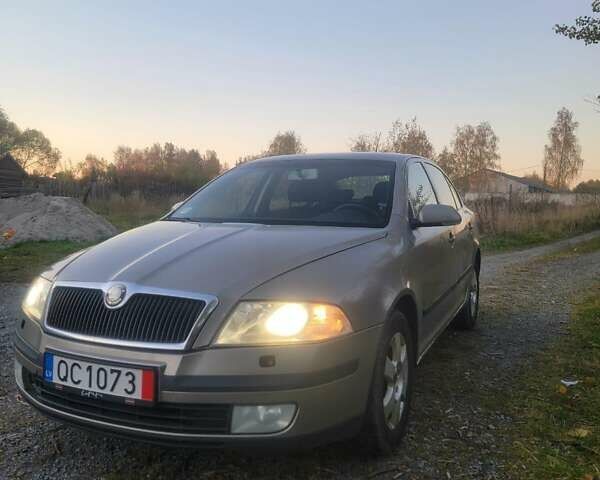 Шкода Октавія 2008 у Києві на Automoto.ua Бежевий Шкода Октавія, об'ємом двигуна 1.98 л та пробігом 318 тис. км за 2750 $, фото 1 на Automoto.ua