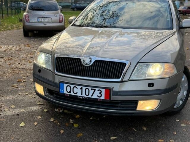 Шкода Октавія 2008 у Києві на Automoto.ua Бежевий Шкода Октавія, об'ємом двигуна 2 л та пробігом 318 тис. км за 2750 $, фото 1 на Automoto.ua