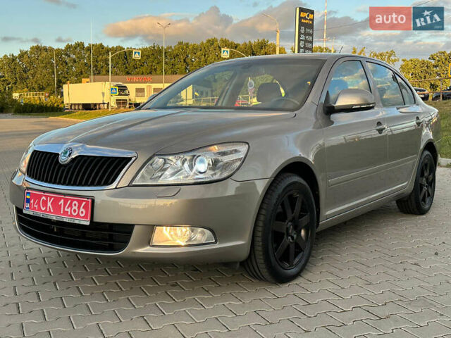 Бежевий Шкода Октавія, об'ємом двигуна 0 л та пробігом 172 тис. км за 7999 $, фото 1 на Automoto.ua