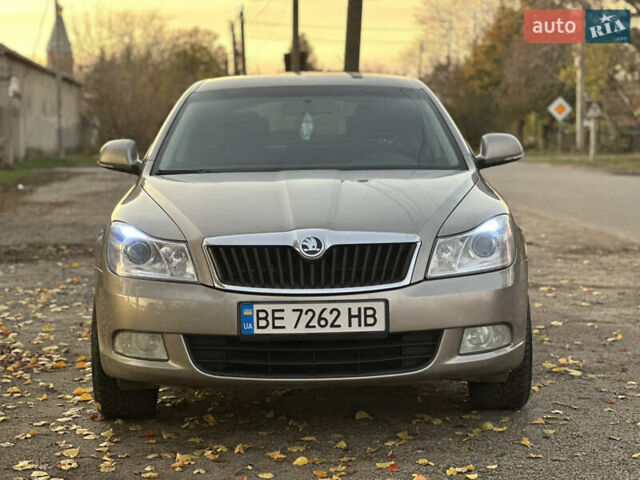 Бежевый Шкода Октавия, объемом двигателя 1.9 л и пробегом 229 тыс. км за 8000 $, фото 1 на Automoto.ua