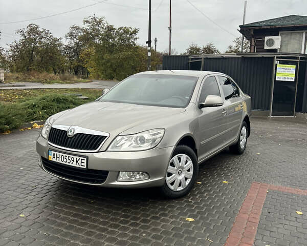 Бежевий Шкода Октавія, об'ємом двигуна 1.6 л та пробігом 194 тис. км за 7800 $, фото 1 на Automoto.ua