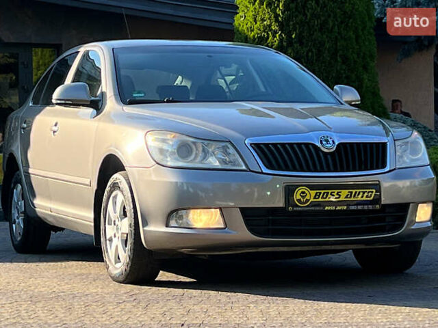 Шкода Октавия 2009 в Львове на Automoto.ua Бежевый Шкода Октавия, объемом двигателя 1.9 л и пробегом 286 тыс. км за 6450 $, фото 1 на Automoto.ua