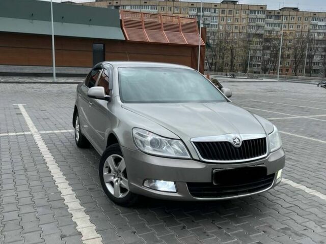 Бежевый Шкода Октавия, объемом двигателя 1.9 л и пробегом 258 тыс. км за 8100 $, фото 1 на Automoto.ua