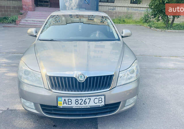 Бежевый Шкода Октавия, объемом двигателя 1.6 л и пробегом 228 тыс. км за 7650 $, фото 1 на Automoto.ua