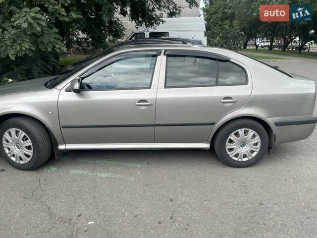 Бежевий Шкода Октавія, об'ємом двигуна 1.6 л та пробігом 235 тис. км за 6500 $, фото 1 на Automoto.ua