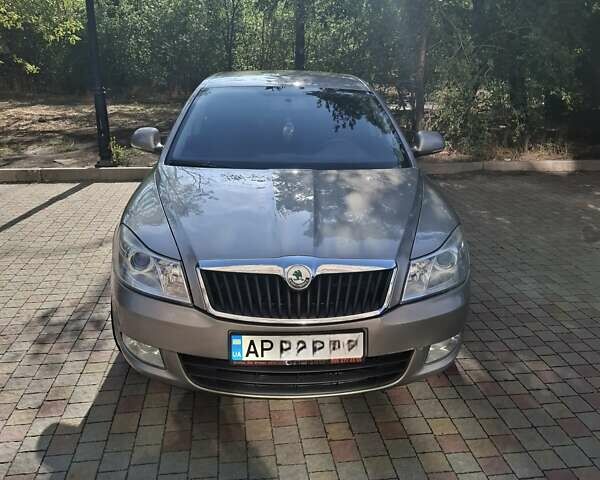 Бежевый Шкода Октавия, объемом двигателя 1.8 л и пробегом 209 тыс. км за 6500 $, фото 1 на Automoto.ua