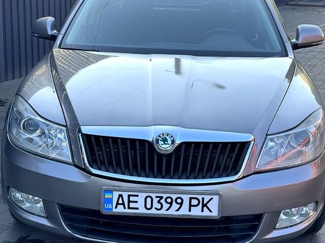 Бежевый Шкода Октавия, объемом двигателя 1.8 л и пробегом 172 тыс. км за 6800 $, фото 1 на Automoto.ua