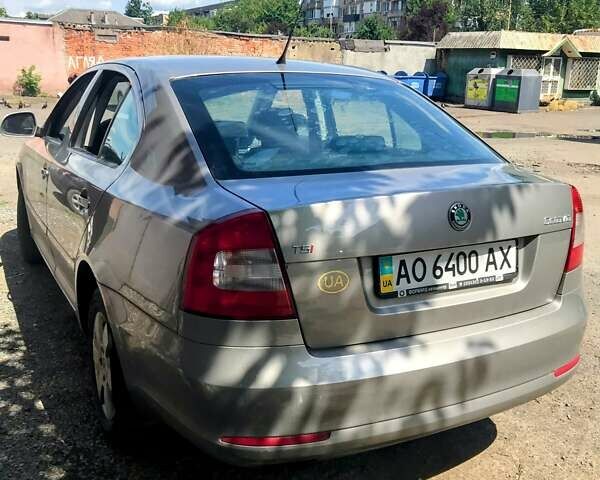 Бежевий Шкода Октавія, об'ємом двигуна 1.8 л та пробігом 164 тис. км за 8300 $, фото 1 на Automoto.ua