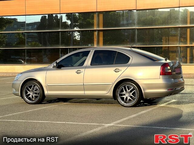 Бежевый Шкода Октавия, объемом двигателя 1.2 л и пробегом 190 тыс. км за 6900 $, фото 1 на Automoto.ua