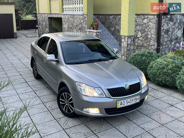 Бежевый Шкода Октавия, объемом двигателя 1.8 л и пробегом 119 тыс. км за 7300 $, фото 1 на Automoto.ua