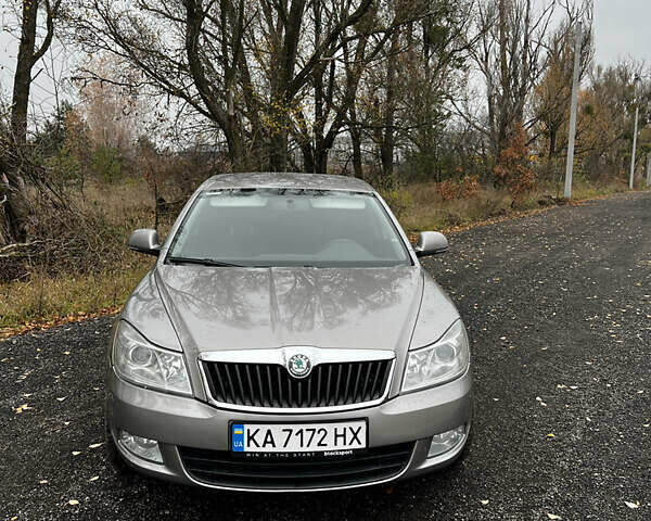 Бежевий Шкода Октавія, об'ємом двигуна 1.8 л та пробігом 187 тис. км за 9500 $, фото 1 на Automoto.ua