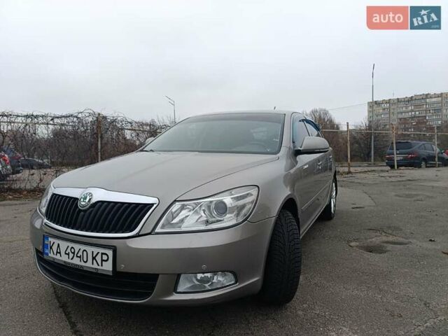 Бежевий Шкода Октавія, об'ємом двигуна 1.8 л та пробігом 107 тис. км за 8500 $, фото 1 на Automoto.ua