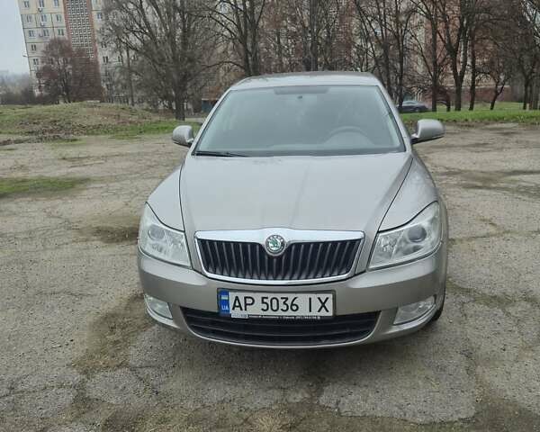 Бежевий Шкода Октавія, об'ємом двигуна 1.8 л та пробігом 231 тис. км за 8200 $, фото 1 на Automoto.ua