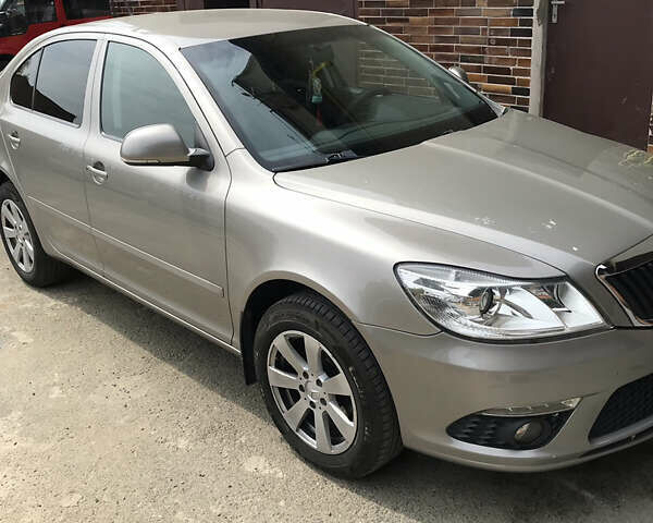 Бежевий Шкода Октавія, об'ємом двигуна 1.9 л та пробігом 177 тис. км за 8700 $, фото 1 на Automoto.ua