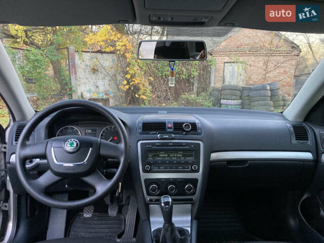 Бежевий Шкода Октавія, об'ємом двигуна 1.8 л та пробігом 132 тис. км за 7900 $, фото 1 на Automoto.ua