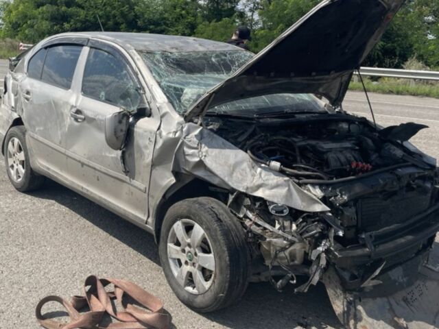 Бежевий Шкода Октавія, об'ємом двигуна 1.6 л та пробігом 140 тис. км за 1800 $, фото 1 на Automoto.ua