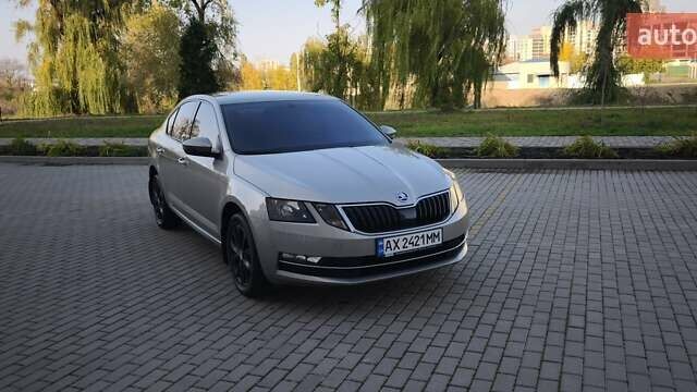 Шкода Октавия 2017 в Харькове на Automoto.ua Бежевый Шкода Октавия, объемом двигателя 1.4 л и пробегом 112 тыс. км за 14500 $, фото 1 на Automoto.ua