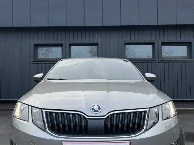 Бежевый Шкода Октавия, объемом двигателя 1.4 л и пробегом 137 тыс. км за 12600 $, фото 1 на Automoto.ua