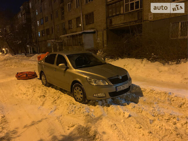 Бежевий Шкода Октавія, об'ємом двигуна 1.8 л та пробігом 150 тис. км за 9500 $, фото 1 на Automoto.ua