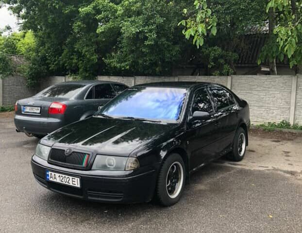 Черный Шкода Октавия, объемом двигателя 1.8 л и пробегом 440 тыс. км за 4800 $, фото 1 на Automoto.ua