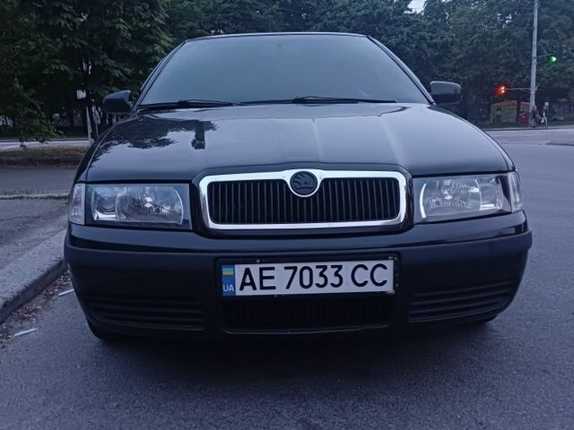 Черный Шкода Октавия, объемом двигателя 2 л и пробегом 235 тыс. км за 5000 $, фото 1 на Automoto.ua