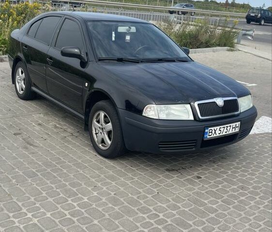 Черный Шкода Октавия, объемом двигателя 1.6 л и пробегом 242 тыс. км за 4000 $, фото 1 на Automoto.ua
