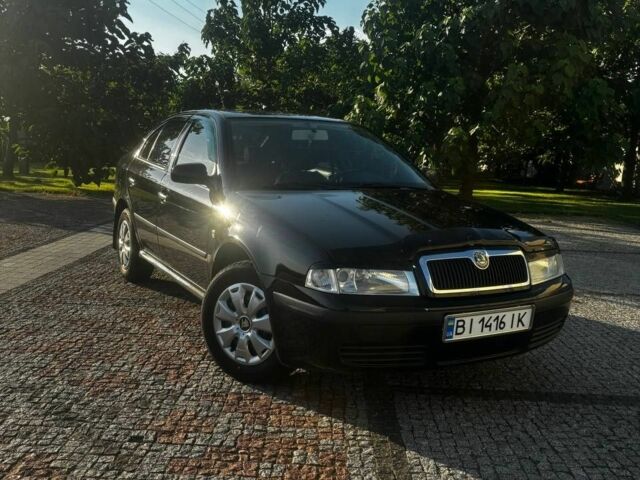 Черный Шкода Октавия, объемом двигателя 1.6 л и пробегом 218 тыс. км за 5900 $, фото 1 на Automoto.ua