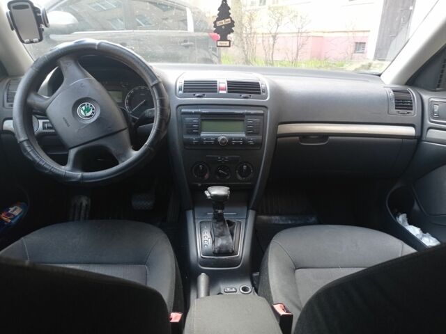 Чорний Шкода Октавія, об'ємом двигуна 2 л та пробігом 355 тис. км за 4731 $, фото 1 на Automoto.ua